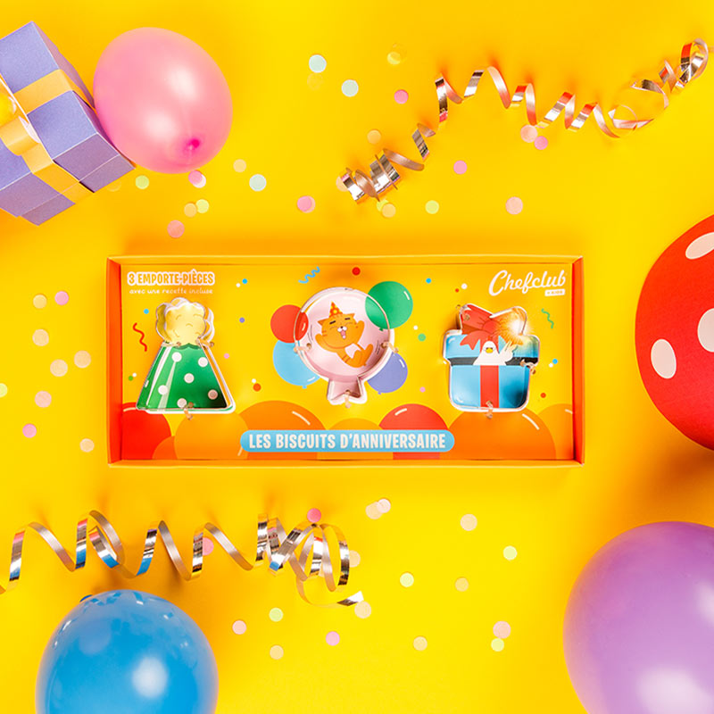3 emporte-pièces - les biscuits d'anniversaire :en forme de chapeau, de ballon et de cadeau 